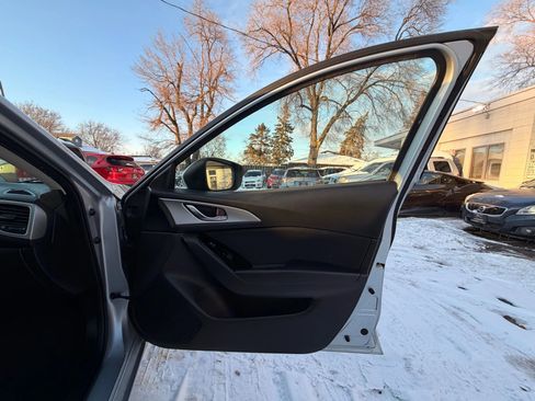 Used 2017 MAZDA MAZDA3 Sport image 22