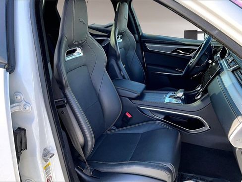 Used 2024 Jaguar F-PACE R-Dynamic S image 27