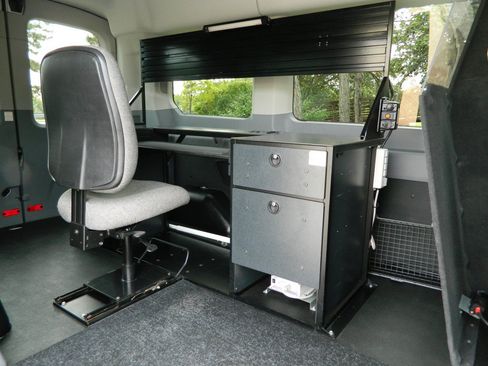 Used 2019 Ford Transit 150 XLT RWD image 13