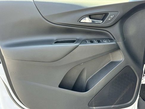 Used 2022 Chevrolet Equinox LT w/ LPO, Floor Liner Package FWD image 18