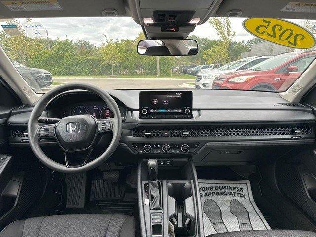 Used 2025 Honda Accord SE image 10