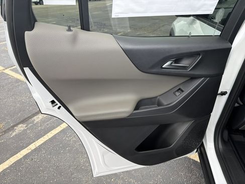 New 2026 Chevrolet Equinox LT w/ Convenience Package II image 21