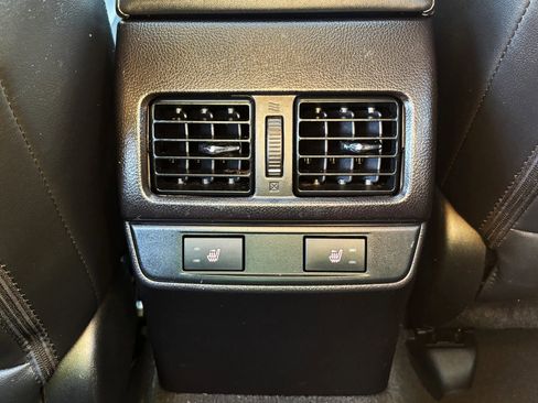 Used 2016 Subaru Outback 2.5i Limited image 10