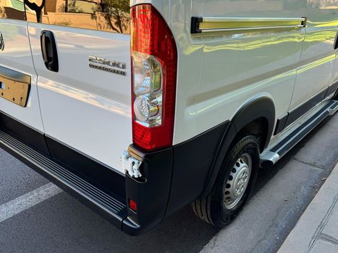 Used 2025 RAM ProMaster 2500 w/ U-Haul Equipment Group FWD image 48