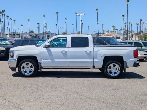 Used 2018 Chevrolet Silverado 1500 LT w/ LT Eassist Package AWD/4WD image 9