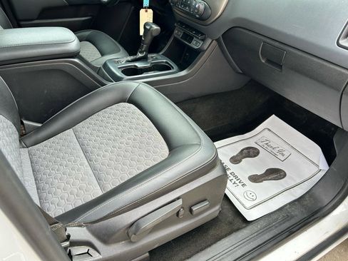 Used 2017 Chevrolet Colorado Z71 image 12