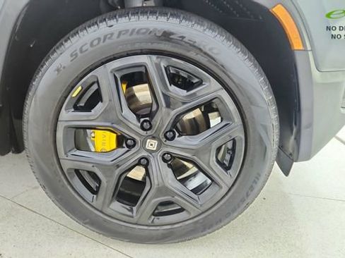 Used 2024 Rivian R1S Adventure AWD/4WD image 58