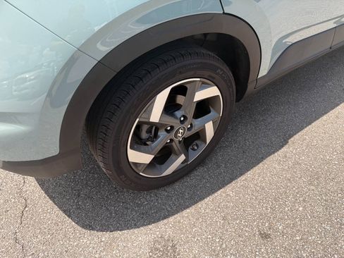 Used 2025 Hyundai Venue SEL FWD image 30