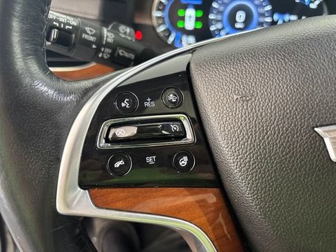 Used 2017 Cadillac Escalade ESV Luxury AWD/4WD image 11
