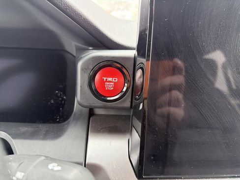 Used 2024 Toyota Tacoma TRD Off-Road image 17