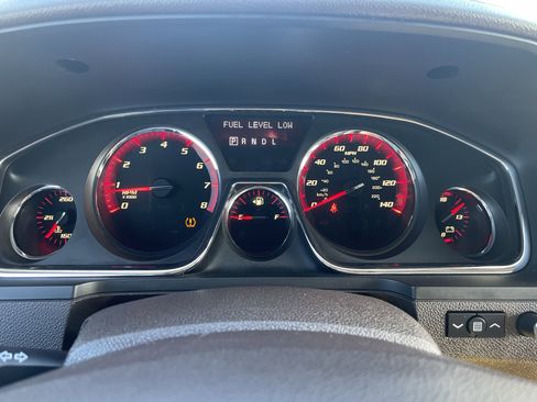 Used 2015 GMC Acadia Denali image 18