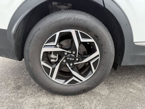 Used 2025 Kia Sportage LX FWD image 13
