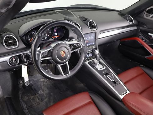 Used 2019 Porsche 718 Boxster RWD image 26