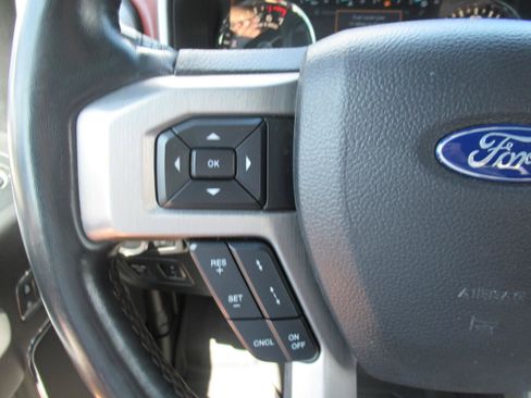 Used 2018 Ford F150 Platinum w/ Equipment Group 701A Luxury AWD/4WD image 25