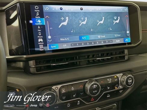 Used 2024 Jeep Gladiator Rubicon w/ Technology Group image 31