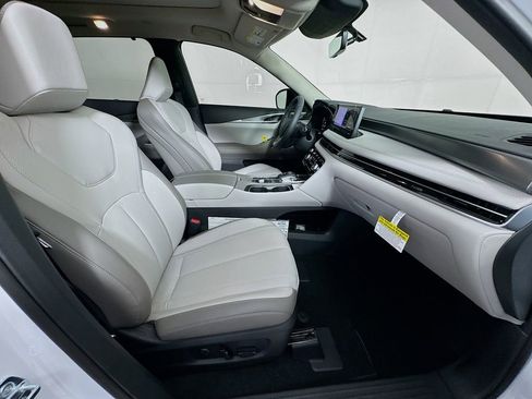 New 2026 INFINITI QX60 Luxe image 36