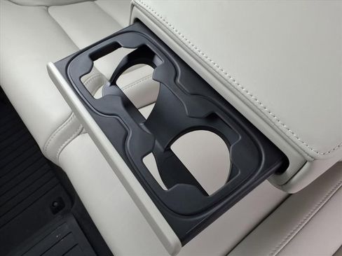 Used 2022 Volvo S90 B6 Inscription w/ Advanced Package image 31