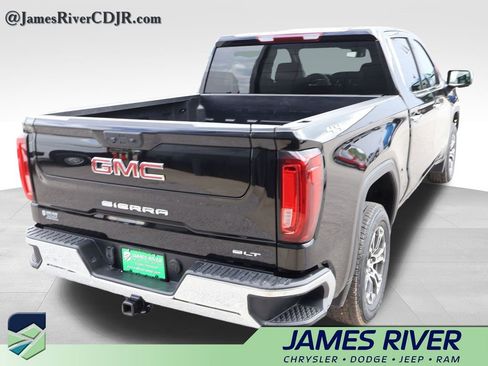 Used 2025 GMC Sierra 1500 SLT AWD/4WD image 5
