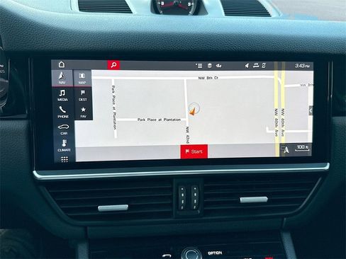 Used 2020 Porsche Cayenne image 14