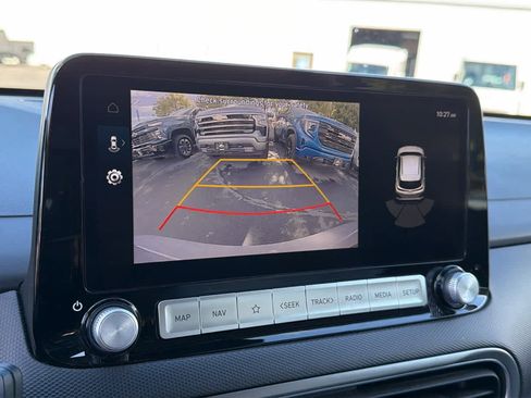 Used 2022 Hyundai Kona Limited image 16