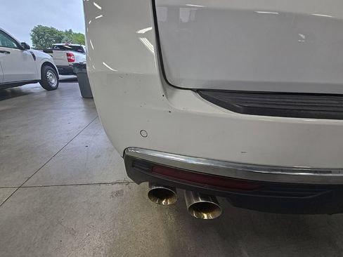 Used 2023 Chevrolet Suburban Premier AWD/4WD image 8