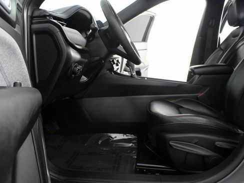 Used 2023 Jeep Compass Latitude image 15