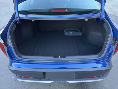 New 2025 Kia K4 LXS image 19