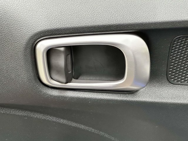 Used 2024 Hyundai Venue SEL FWD image 12