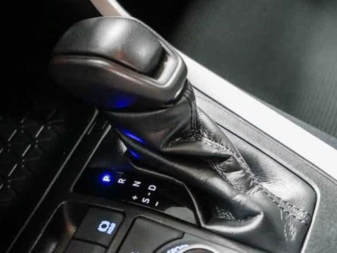 Used 2021 Toyota RAV4 LE w/ Carpet Mat Package (TMS) image 20