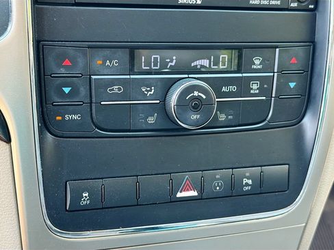 Used 2013 Jeep Grand Cherokee Laredo AWD/4WD image 16