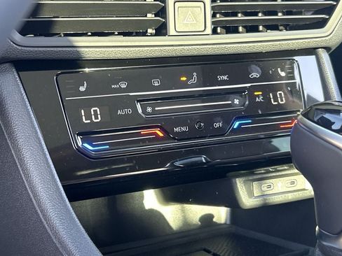 New 2026 Volkswagen Jetta SE FWD image 24