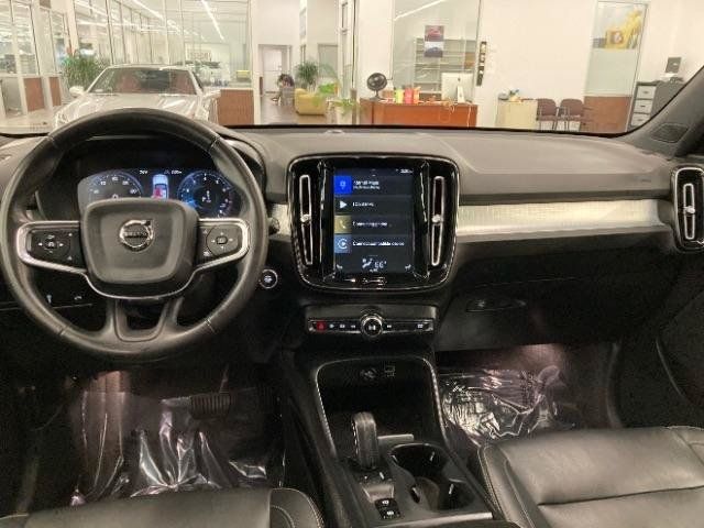 Used 2019 Volvo XC40 T5 Momentum AWD/4WD image 18