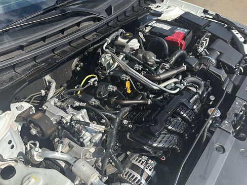Used 2025 Nissan Altima 2.5 SV FWD image 32