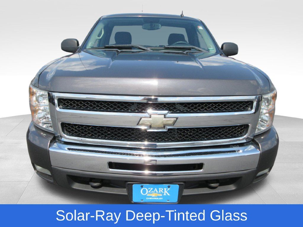 Used 2011 Chevrolet Silverado 1500 LT w/ Interior Plus Package AWD/4WD image 8