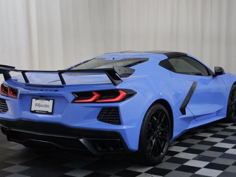 Used 2023 Chevrolet Corvette Stingray Preferred Cpe w/ Z51 Performance Package RWD image 17
