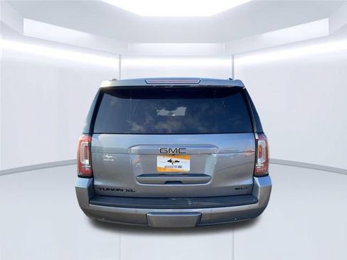 Used 2019 GMC Yukon XL SLT w/ Open Road Package AWD/4WD image 9