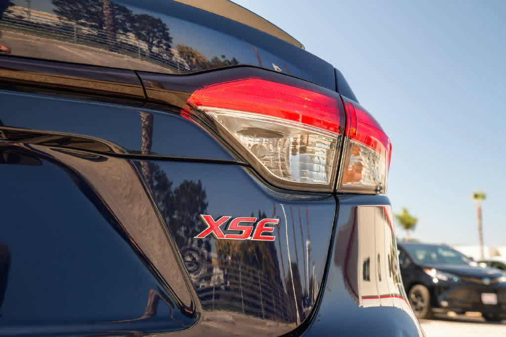 Used 2020 Toyota Corolla XSE FWD image 10