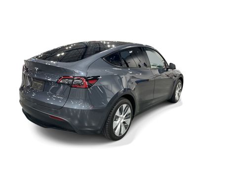 Certified 2023 Tesla Model Y Long Range AWD/4WD image 6