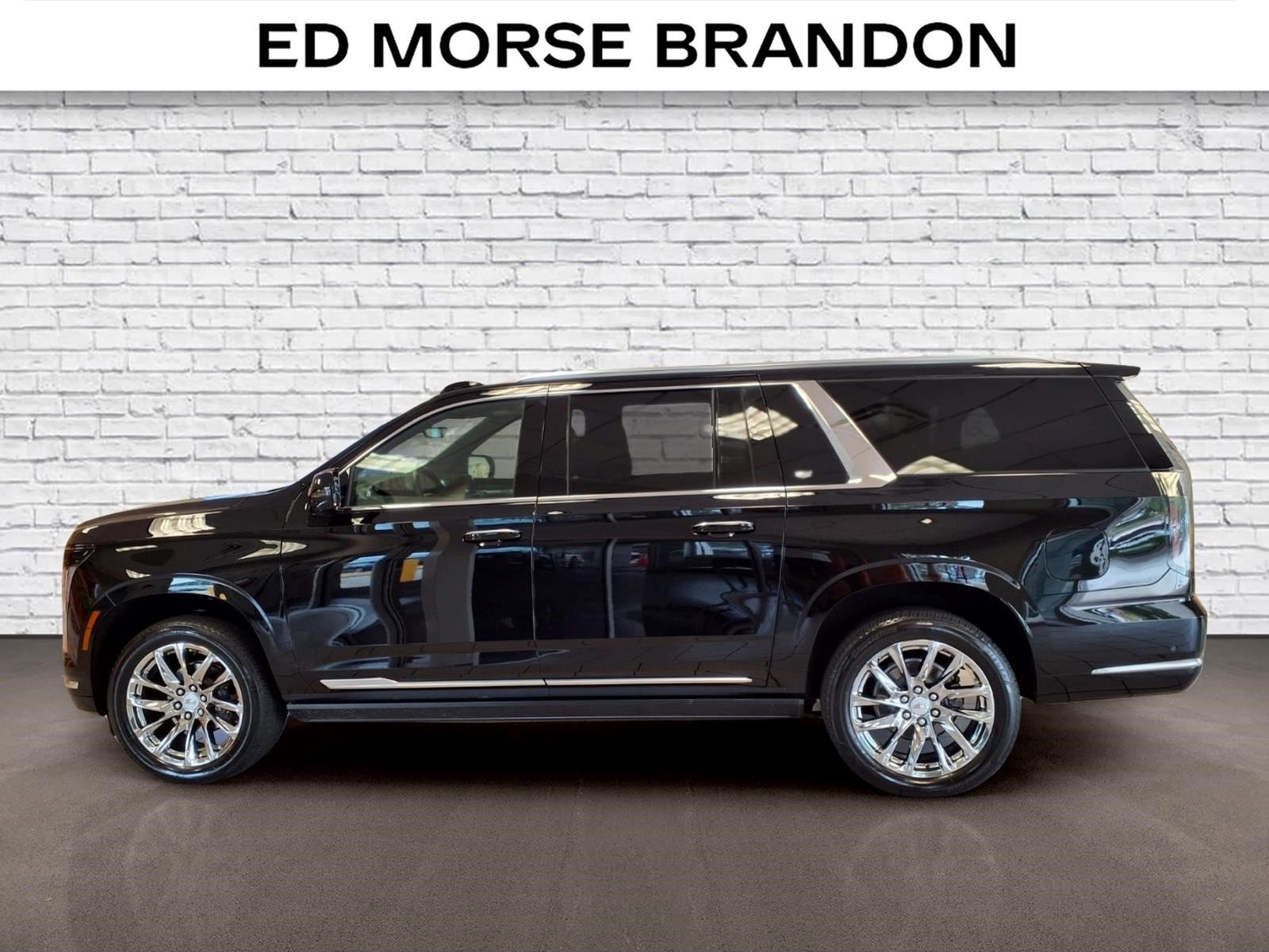 Certified 2025 Cadillac Escalade ESV Premium Luxury w/ LPO, Radiant Package AWD/4WD image 2
