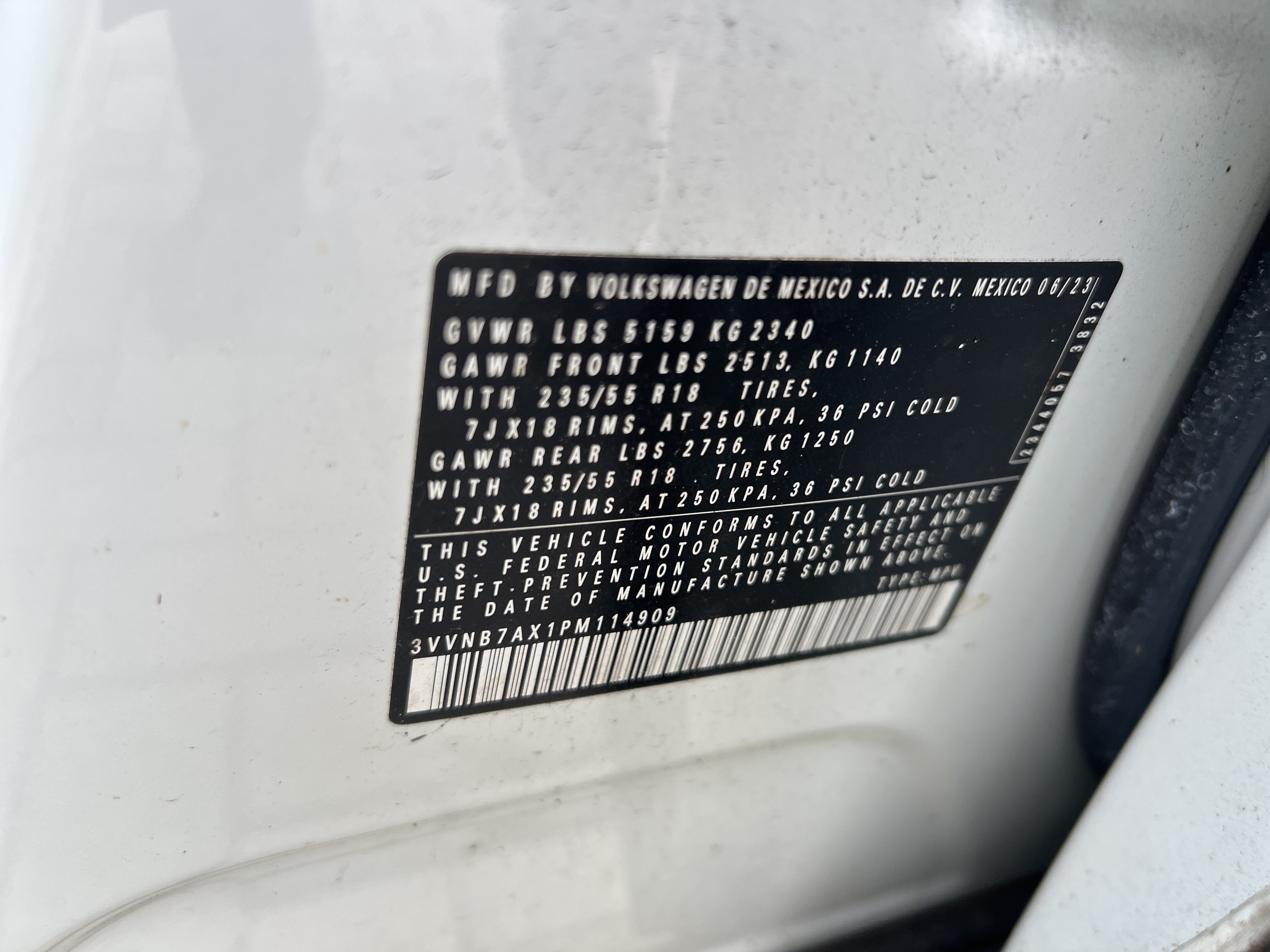 Used 2023 Volkswagen Tiguan SE w/ Panoramic Sunroof Package FWD image 29