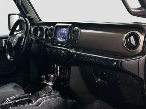 Used 2021 Jeep Wrangler Unlimited Sport image 25