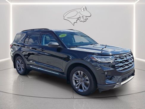 Used 2025 Ford Explorer Active w/ Active Comfort Package AWD/4WD image 6
