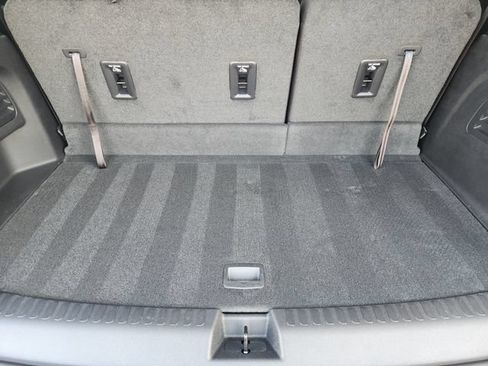 Used 2024 Chevrolet Traverse LT w/ Enhanced Driving Package FWD image 33