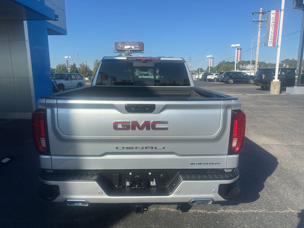 Used 2022 GMC Sierra 1500 Denali AWD/4WD image 3