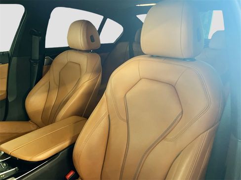 Used 2019 BMW 540i w/ Convenience Package image 21