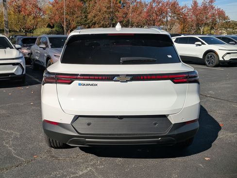 New 2026 Chevrolet Equinox EV LT image 7