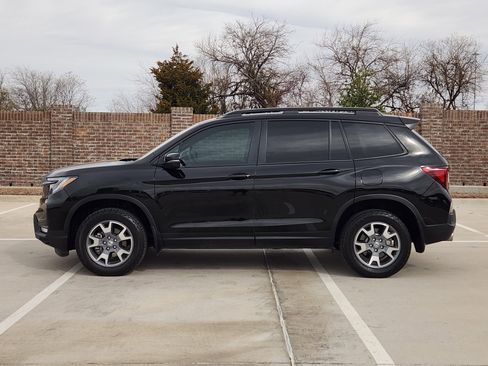 Used 2023 Honda Passport TrailSport image 5