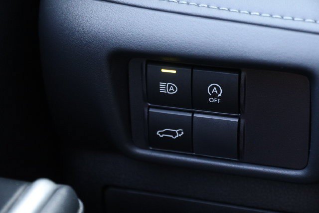 Used 2023 Toyota Highlander XSE AWD/4WD image 25