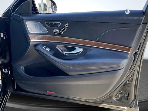 Used 2015 Mercedes-Benz S 550 Sedan image 24