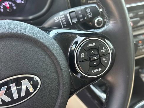 Used 2020 Kia Soul EX FWD image 26